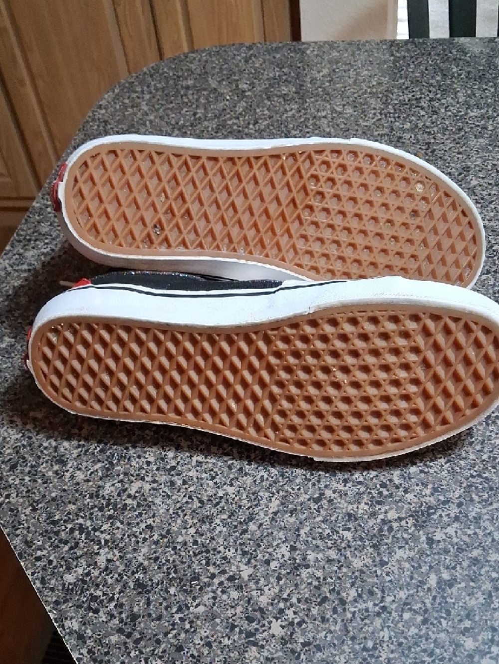 Vans white and black Skateboard Sneaker with red logo Mens 8.5 Womans 10 - Picture 5 of 10